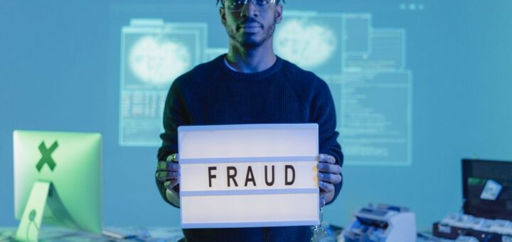 detect fraud invoice