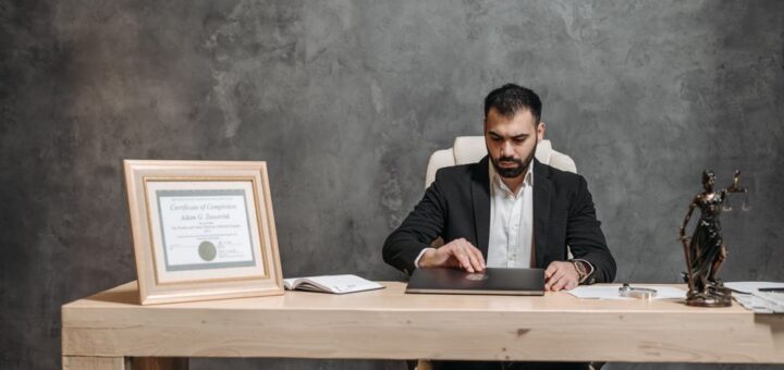 immigration lawyer