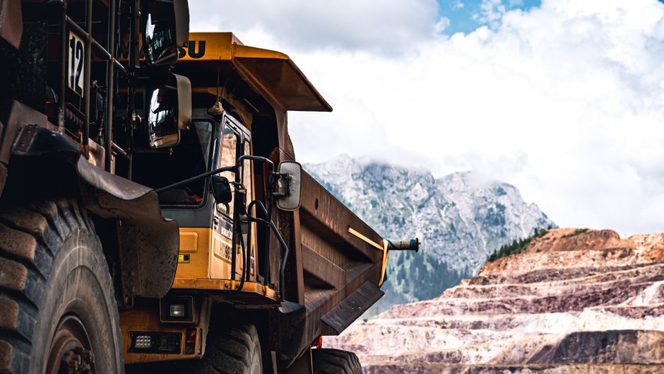 mining equipment supplier